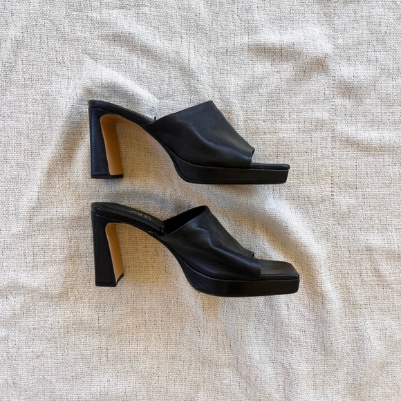 Platform Sandals - Picture 1 of 3